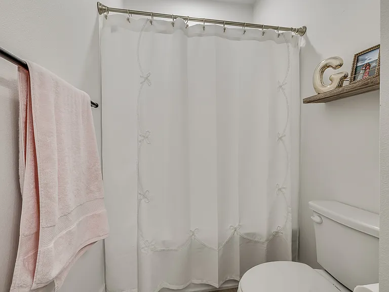 1640 N Leverett Ave — Photo 31