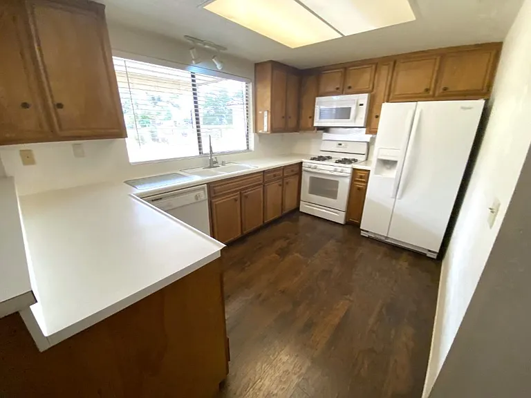 12750 Rolling Ridge Dr — Photo 7