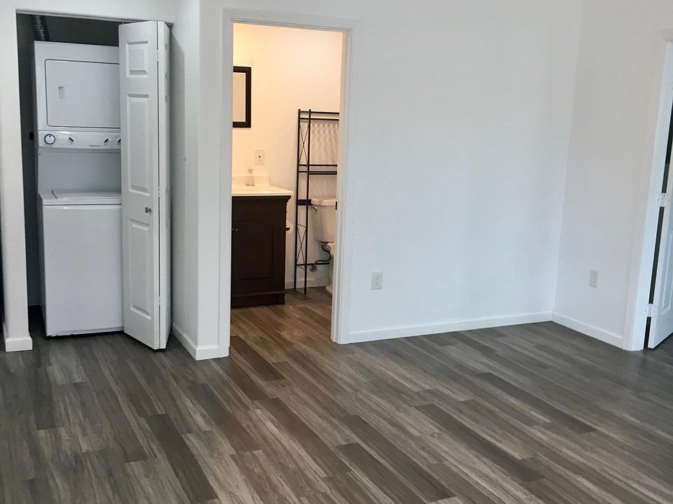 Washer/Dryer in unit