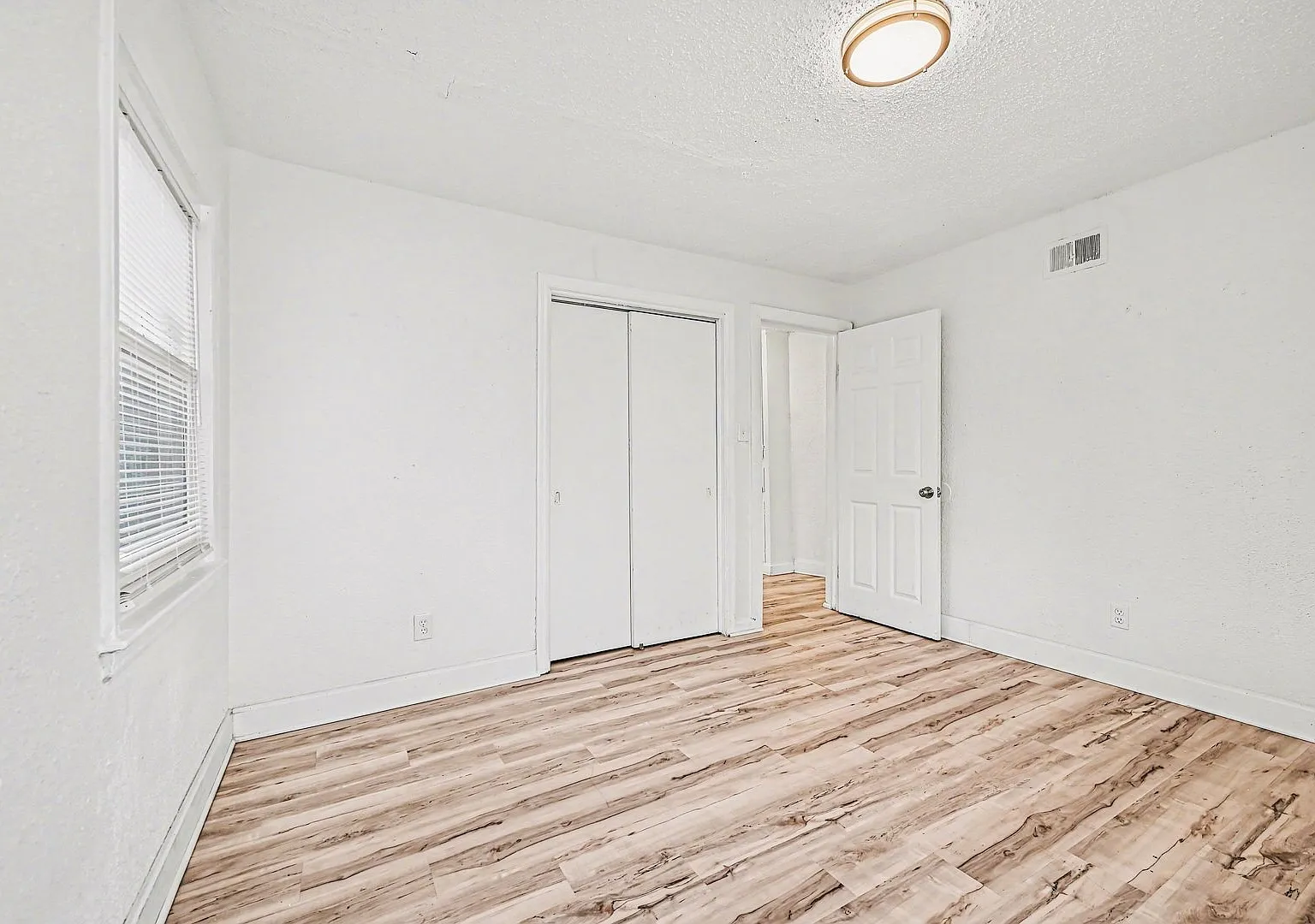 2 bed, 780 sqft, $1,050 — Photo 4