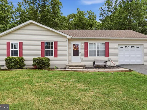 109 Thoreau Dr, Inwood, WV 25428