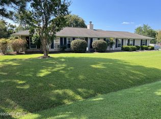 105 Hickory Cir, Swansboro, NC 28584