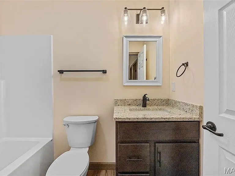 3605 Justine Dr — Photo 22