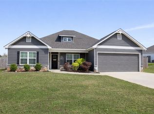 1221 Lowndes St, Opelika, AL 36801