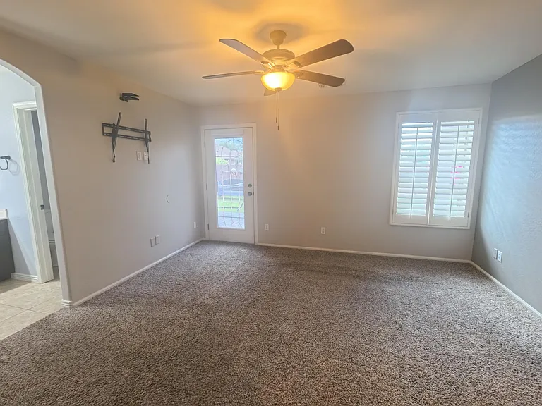 16624 W Saguaro Ln — Photo 10