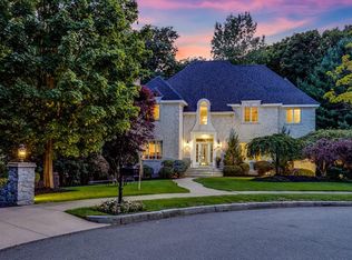 7 Indian Hill Ln, Melrose, MA 02176