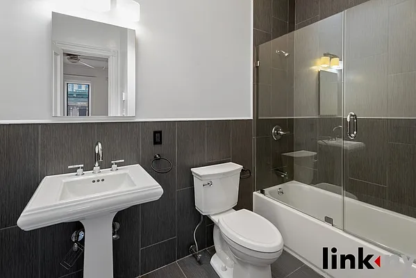 Rented by Link NY Realty | media 14