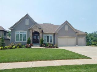 9020 N Glenwood Ave, Kansas City, MO 64157