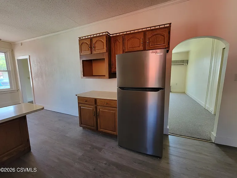 995 Center Ave — Photo 10