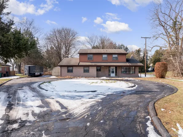 11808 Harbor Ln, Van Buren Township, MI 48111