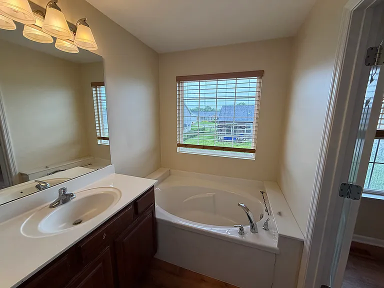 Meadow Crest Dr — Photo 10