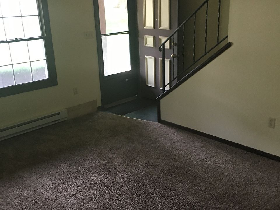2nd image of 602 Peachview Ln