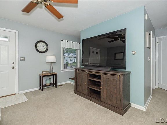 5th image of 402 Oden Way