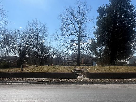 3rd image of 201 W Main St