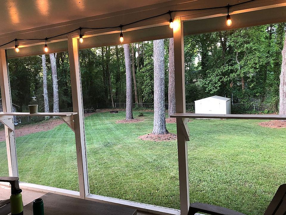 2nd image of 954 Azalea Cir