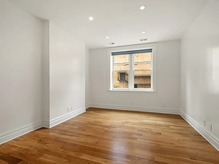 170 W 75th St #3B — Photo 6
