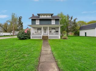 35 School St, Delevan, NY 14042