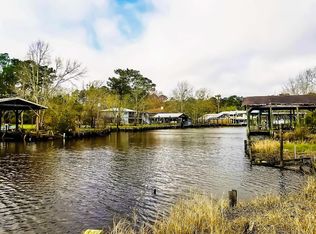 729 Susan Cir, Gautier, MS 39553