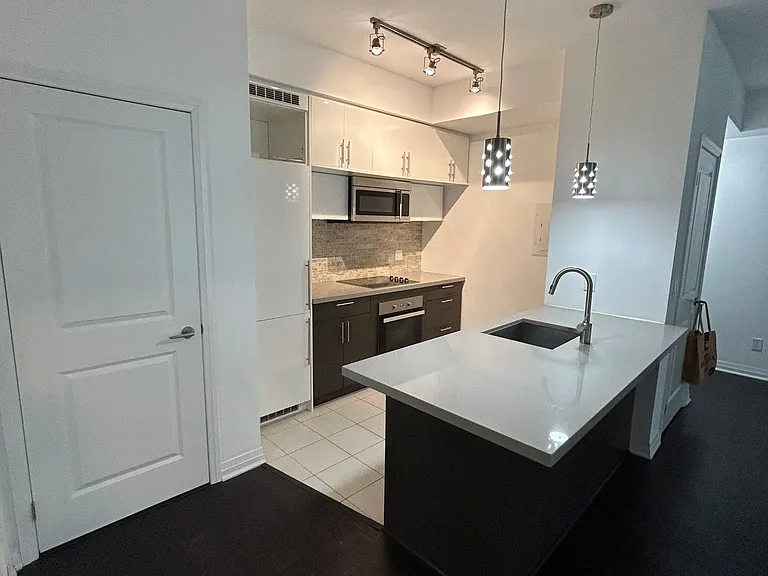 8 Mercer St #706 — Photo 19