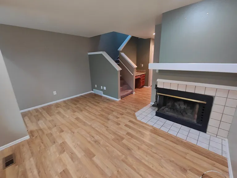 2092 Bristlecone Dr — Photo 2