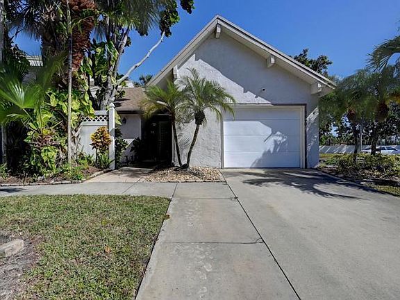 4th image of 6660 Canary Palm Circle