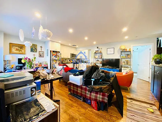 Rented by Blue Egg Realty Corp | media 19