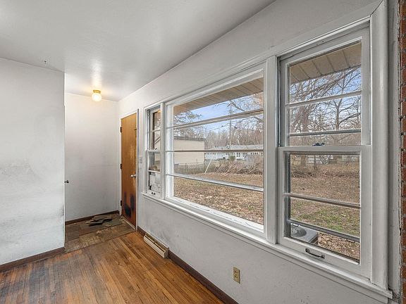 2nd image of 772 Creek Ave
