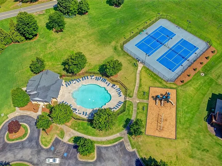 9135 Fox Trail Ln — Photo 92