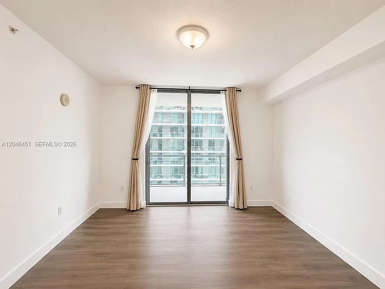 1111 SW 1st Ave #1716 — Photo 5
