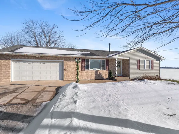 801 S Mississippi St, Blue Grass, IA 52726