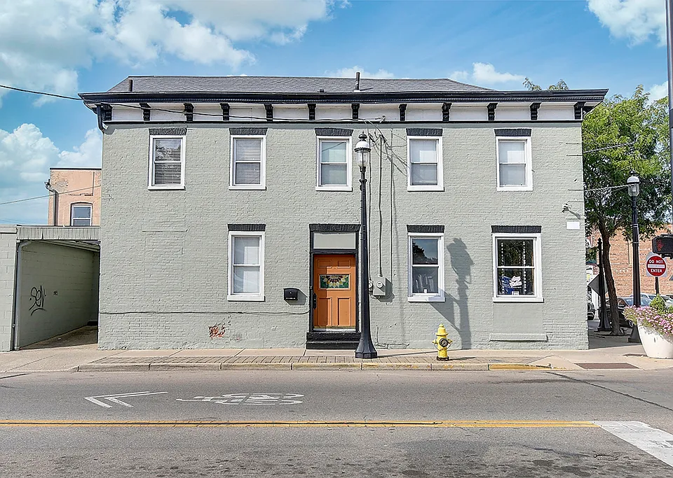 15 W Linden Ave #15