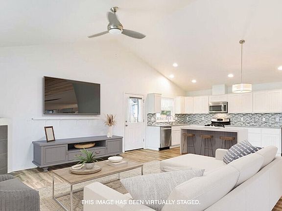 4th image of 26209 N Place