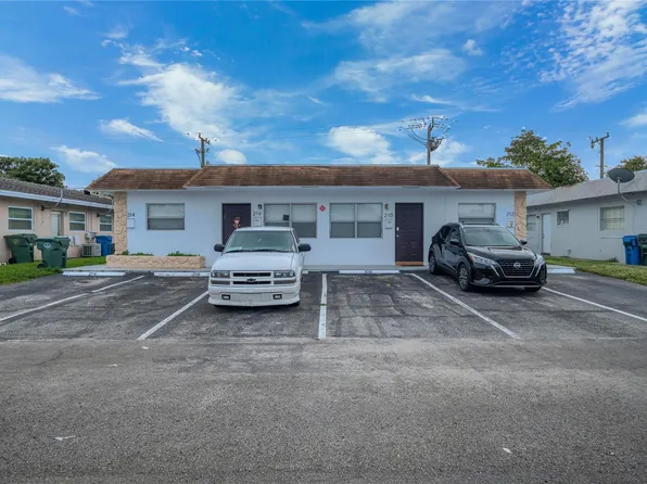 210 -216 NE -216 40th Street, Oakland Park, FL 33334