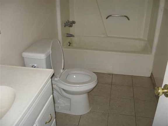 5th image of 149 Cotton Top Ct APT A