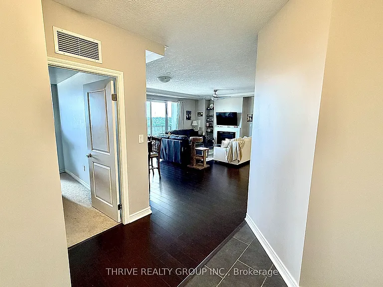 330 Ridout St S #1607 — Photo 4