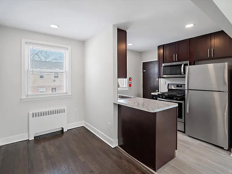 Haddon Hills Apartments — Photo 10