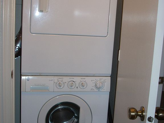 4th image of 3218 Edgewood Dr APT D