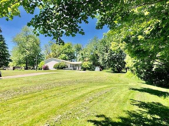 5th image of 114 Bennett Dr