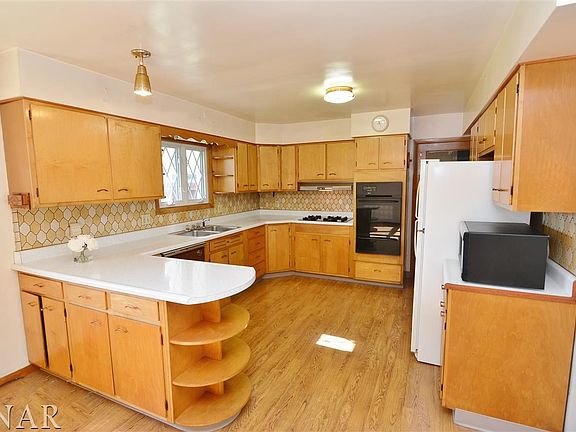 2nd image of 6 Linnwood St