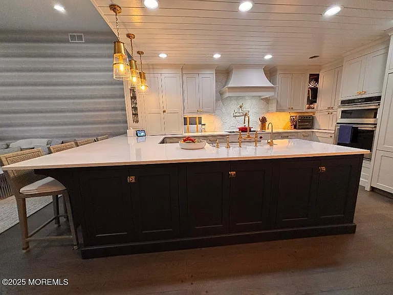 330 Sylvania Ave — Photo 14