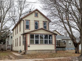 2271 Jackson St, Dubuque, IA 52001