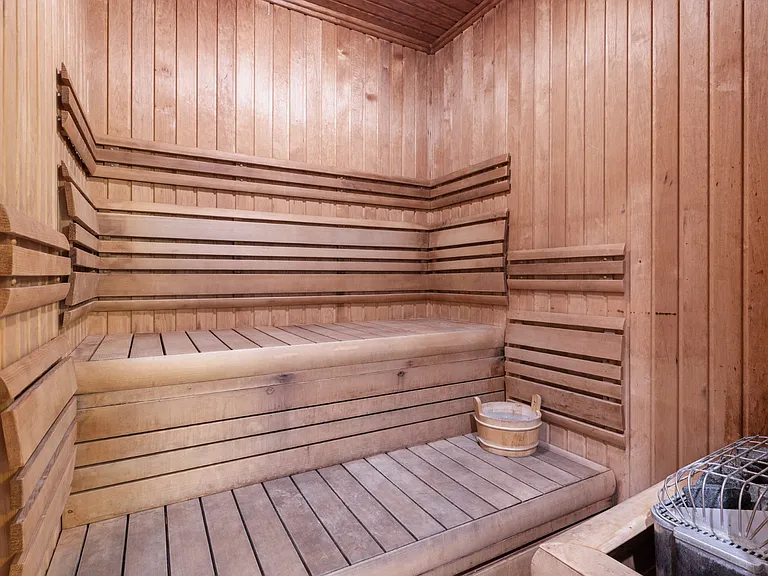 Sauna at Shoreham and Tides in Chicago, IL