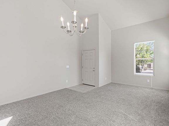 5th image of 2949 E Isaiah Ave