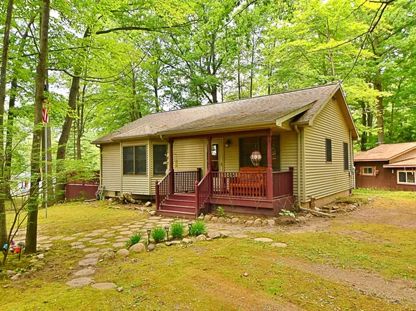 5295 Blueberry Dr, Harrison, MI 48625