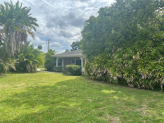 2nd image of 225 LAKE HOLLINGSWORTH DRIVE