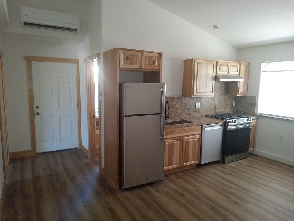 1st image of 927 Muskwaki Dr
