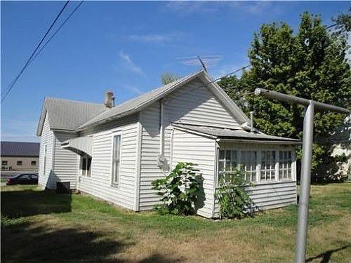 5th image of 305 W Kaskaskia St
