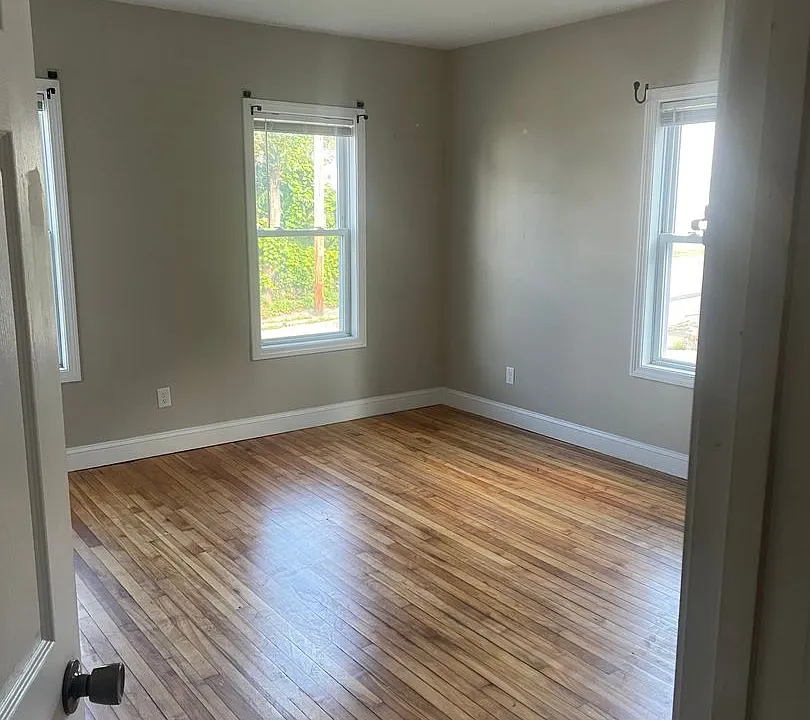 52 Myrtle Ave