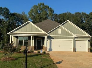 1057 Birch Ln, Prattville, AL 36066