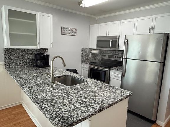 3rd image of 1429 N Waccamaw Dr. #101